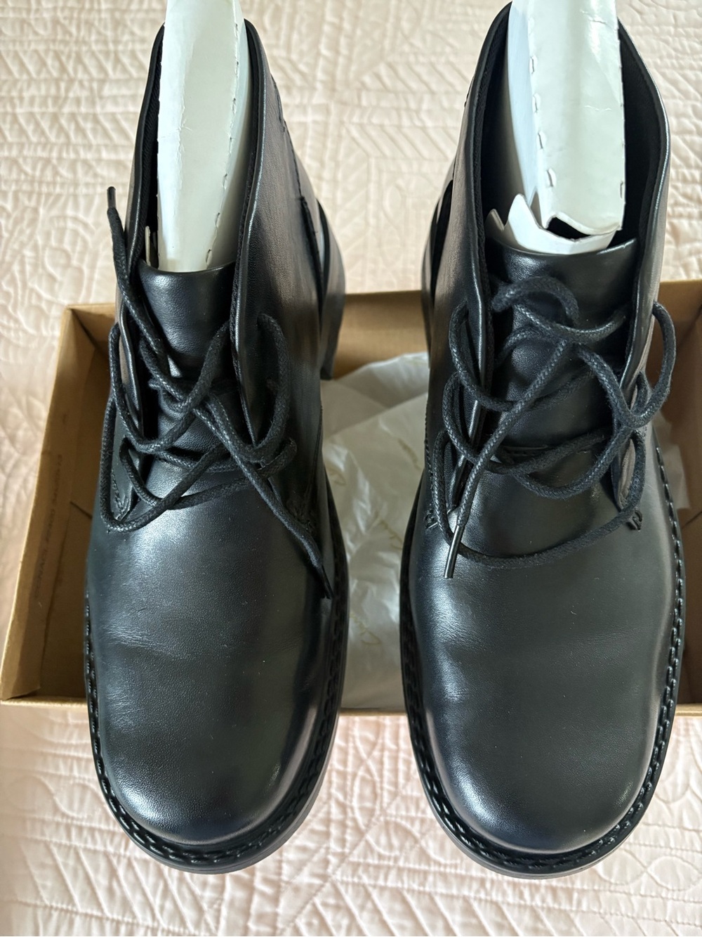 Men's Clark’s Black Chukka Lace-Up Boots size 10